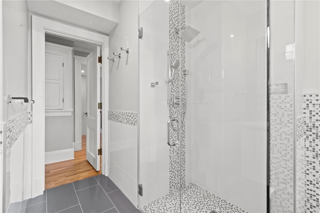 4525 Kenwood Avenue Property Photo 51
