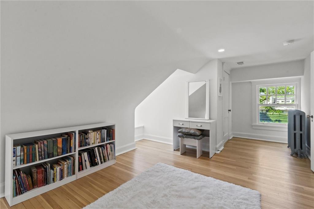 4525 Kenwood Avenue Property Photo 55