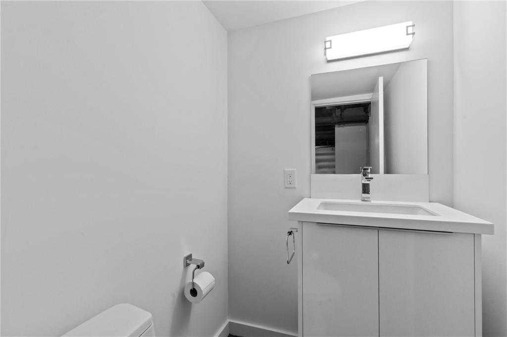 4525 Kenwood Avenue Property Photo 59
