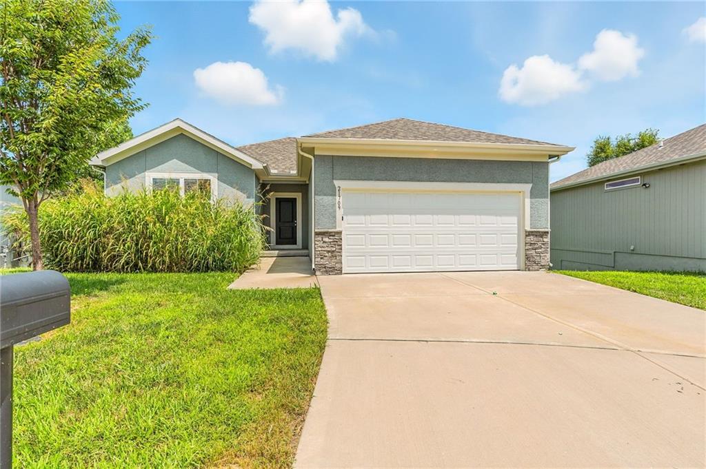 21709 N Ridge Court Property Photo 1