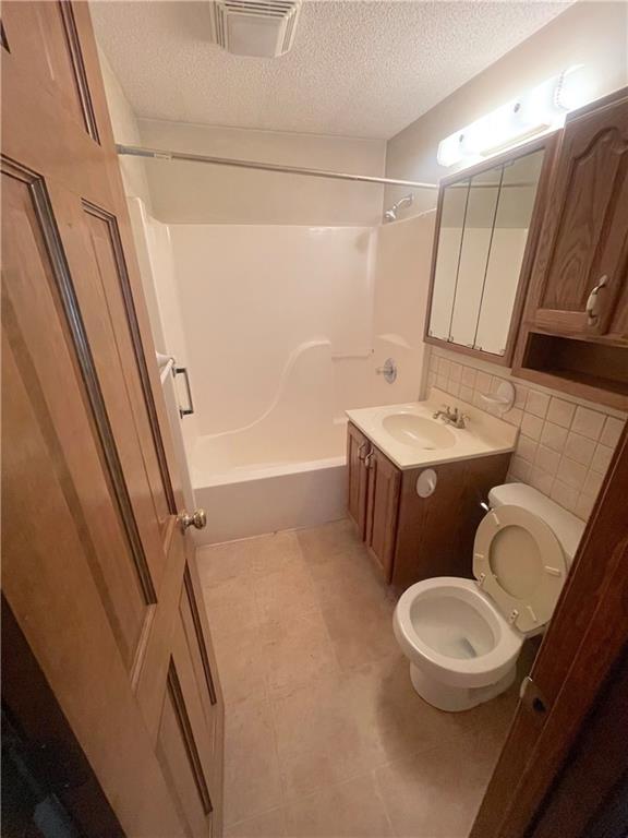 4924 August Lane Property Photo 9