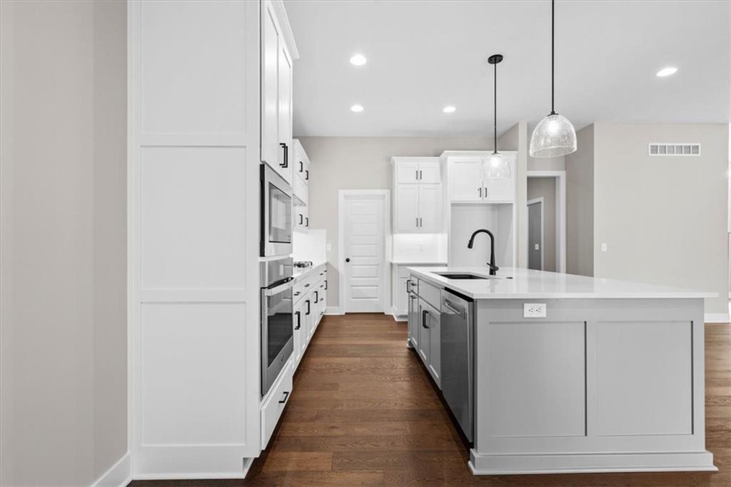 5020 146th Street Property Photo 7