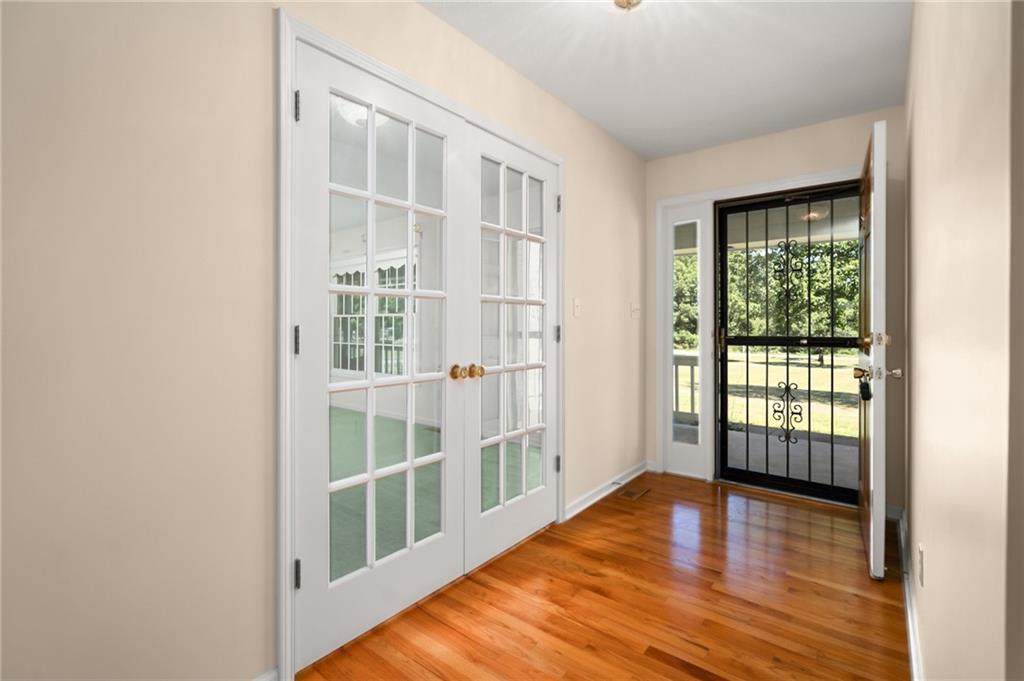 315 E High Street Property Photo 5