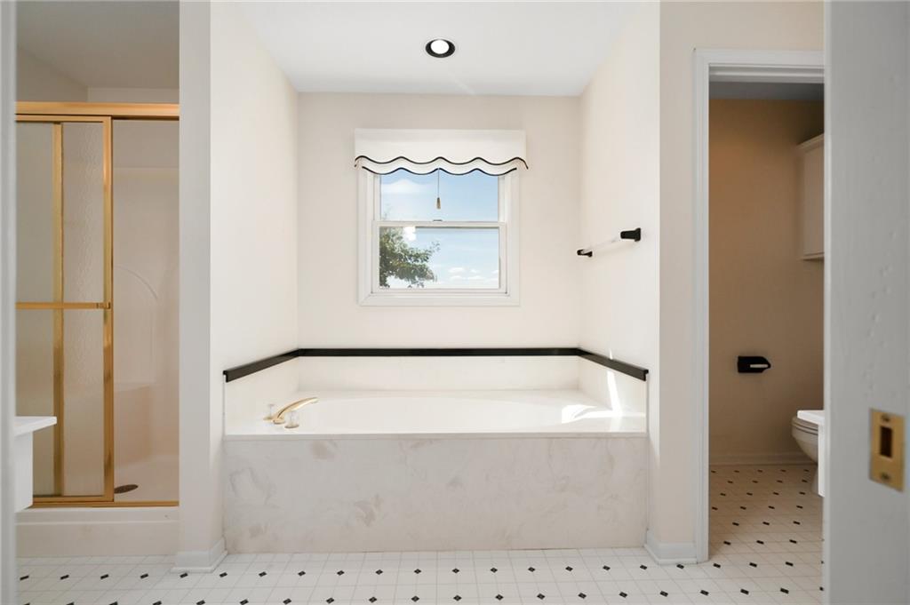 315 E High Street Property Photo 10