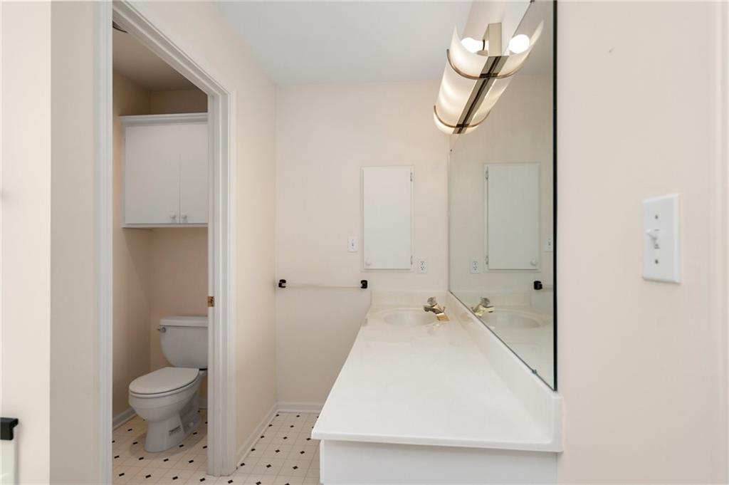 315 E High Street Property Photo 11