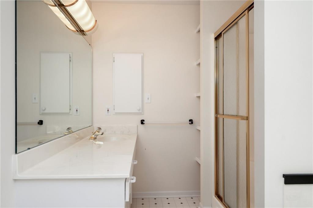 315 E High Street Property Photo 13