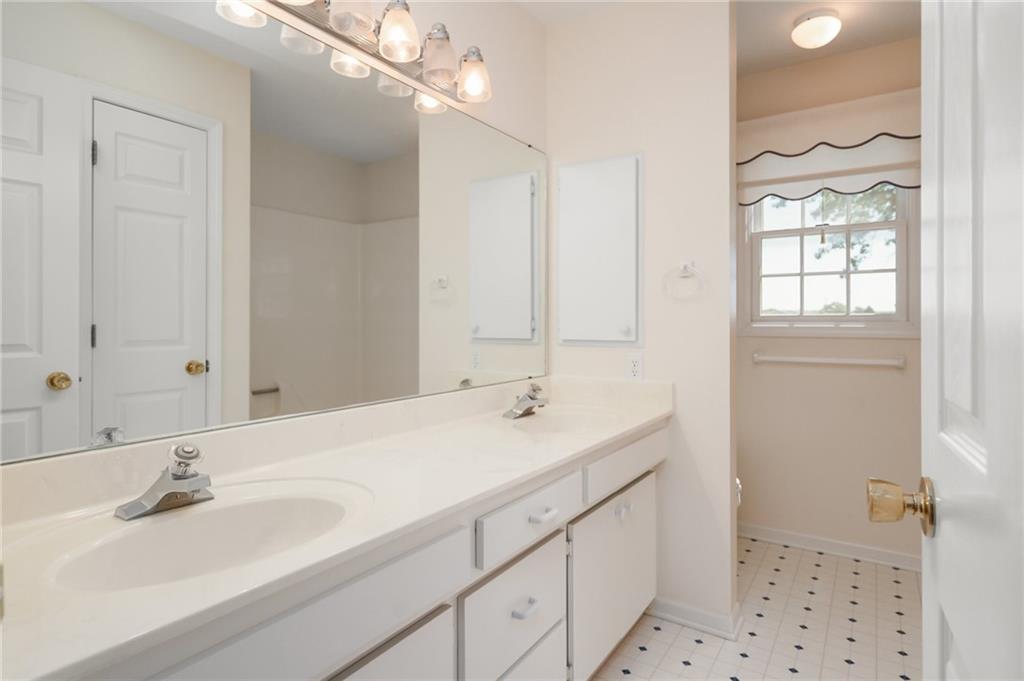 315 E High Street Property Photo 16