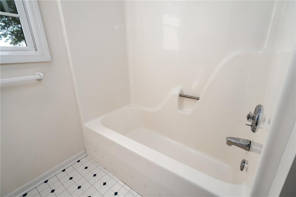 315 E High Street Property Photo 17