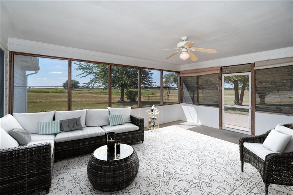 315 E High Street Property Photo 23