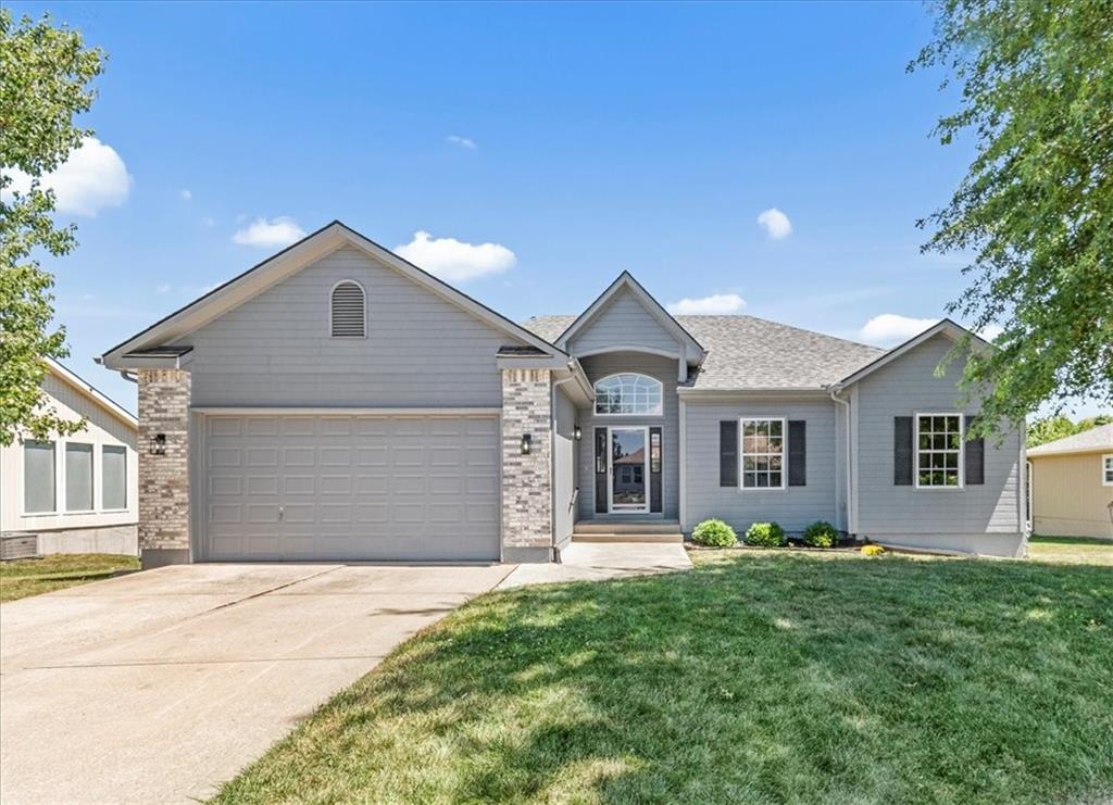 709 Sw Graystone Drive Property Photo