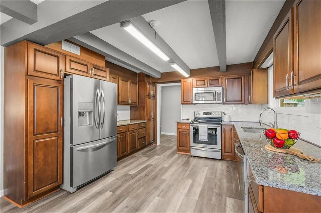 30 Cliff Drive Property Photo 10