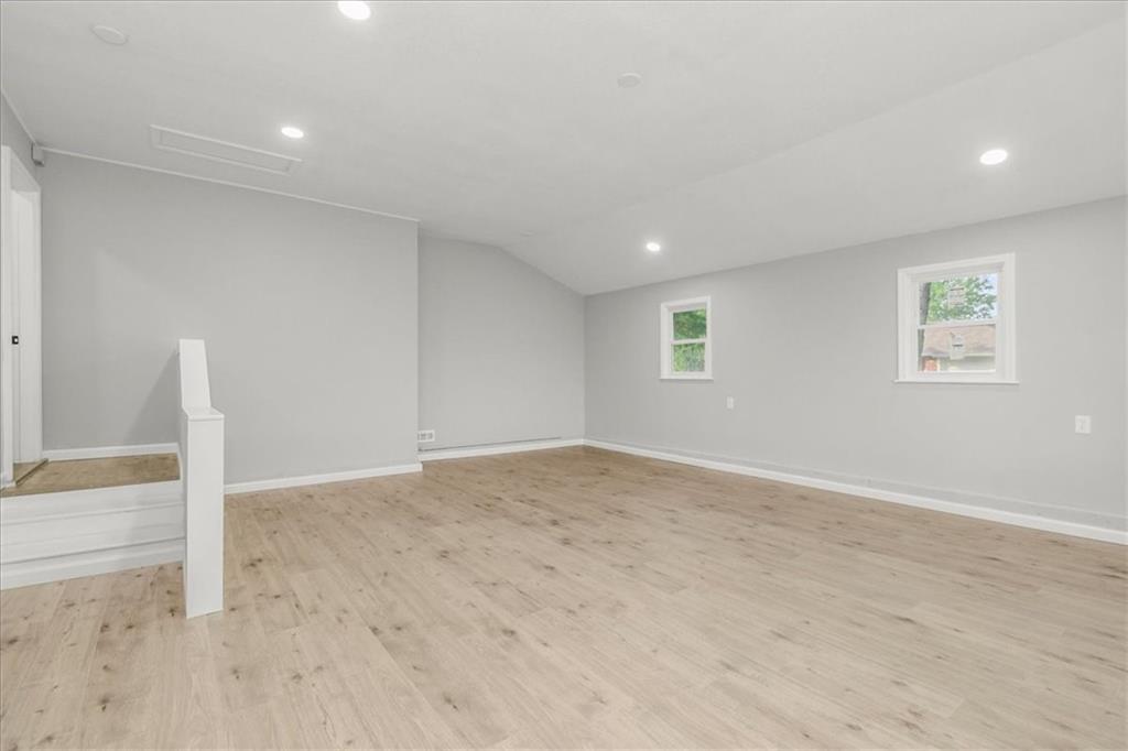 30 Cliff Drive Property Photo 21