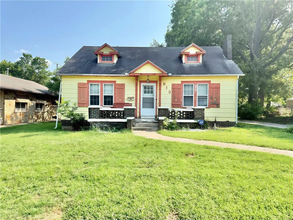 813 E Main Street Property Photo 1