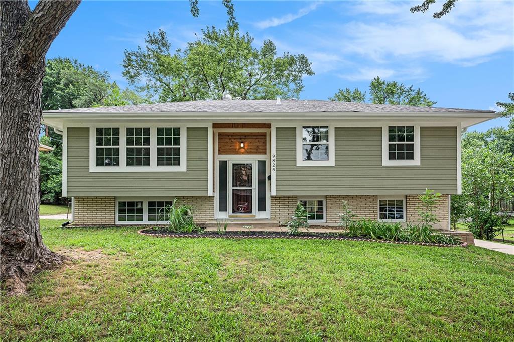 9825 Drury Avenue Property Photo 1