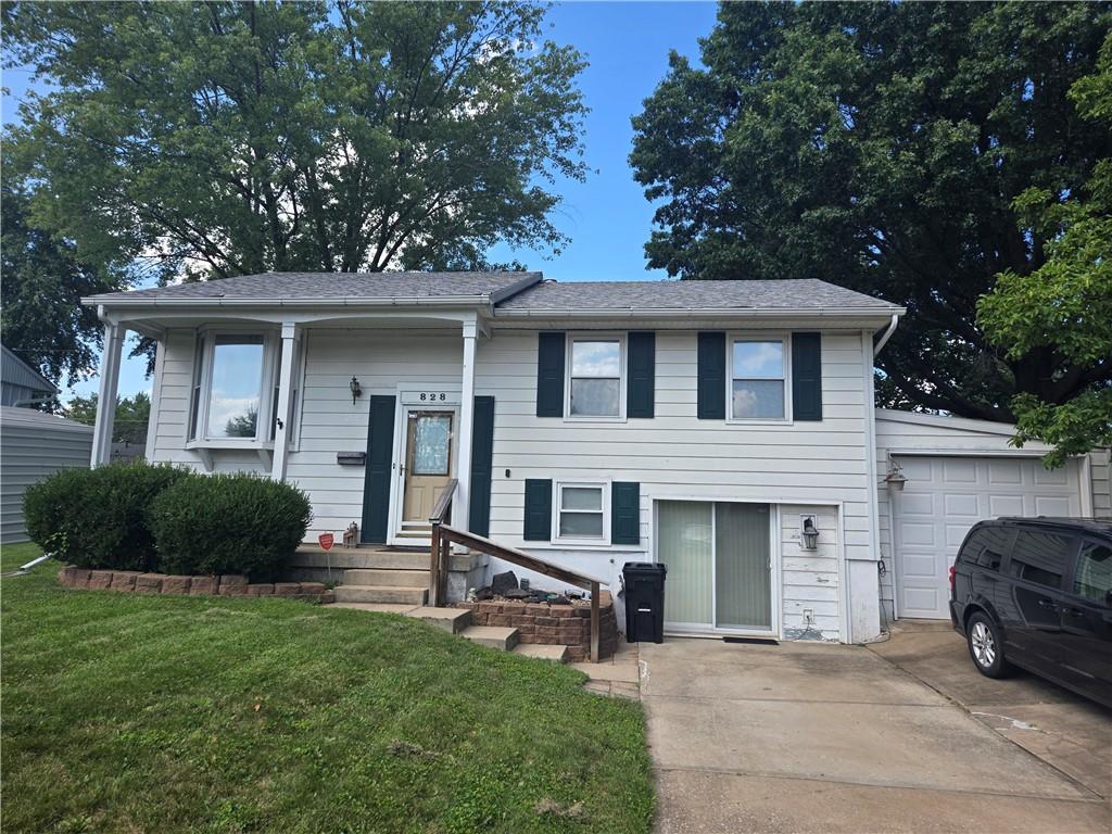 828 N Ponca Drive Property Photo 1