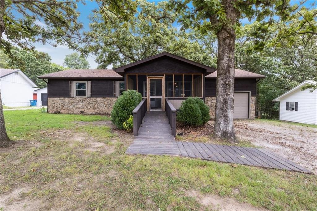 23209 Oakwood Circle Property Photo 1