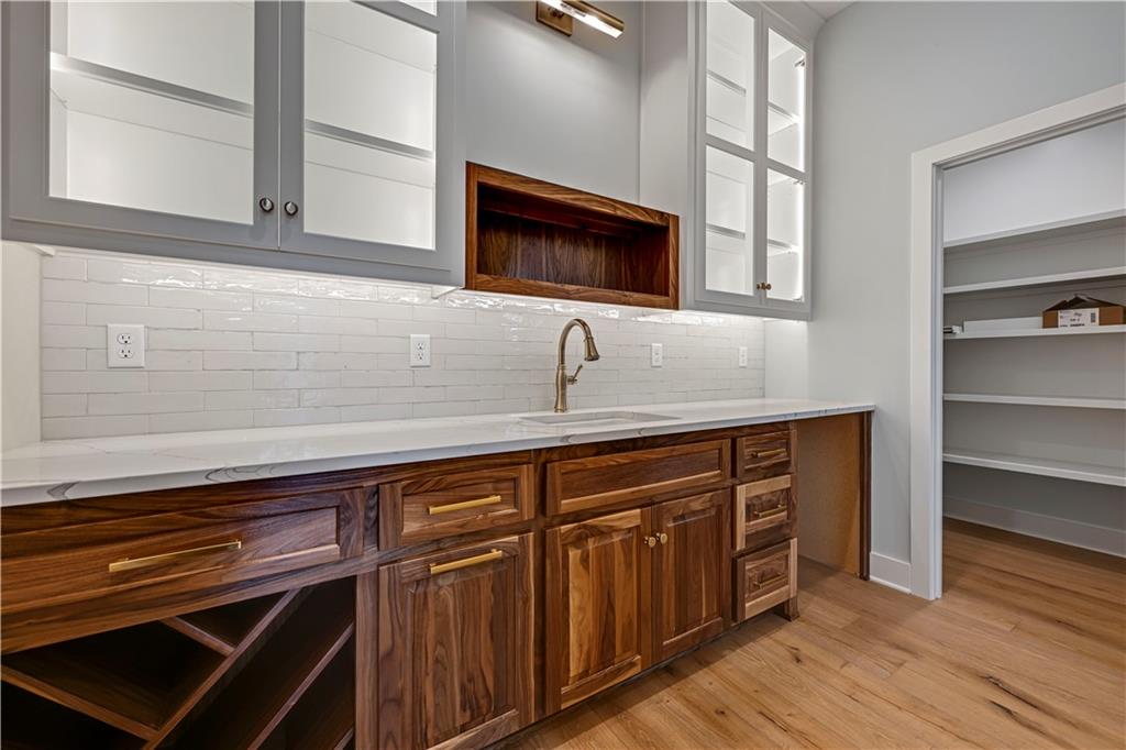 24916 W 98th Place Property Photo 13