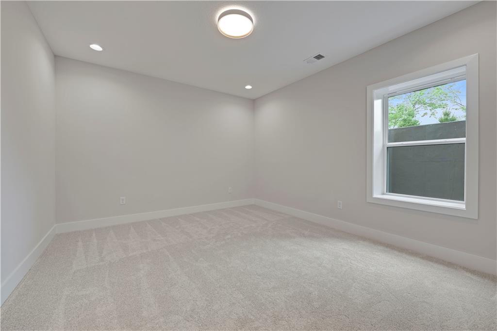 24916 W 98th Place Property Photo 31