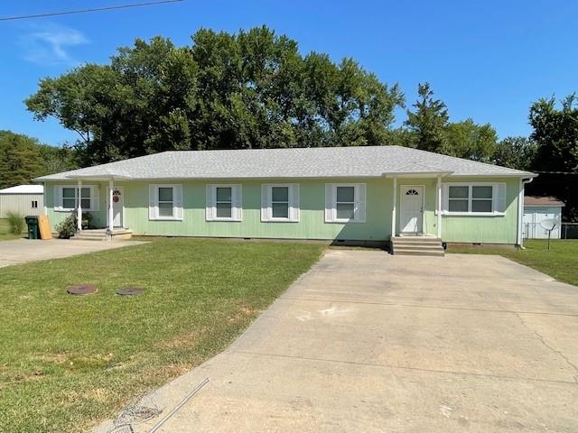 305 E Creager Street Property Photo 1