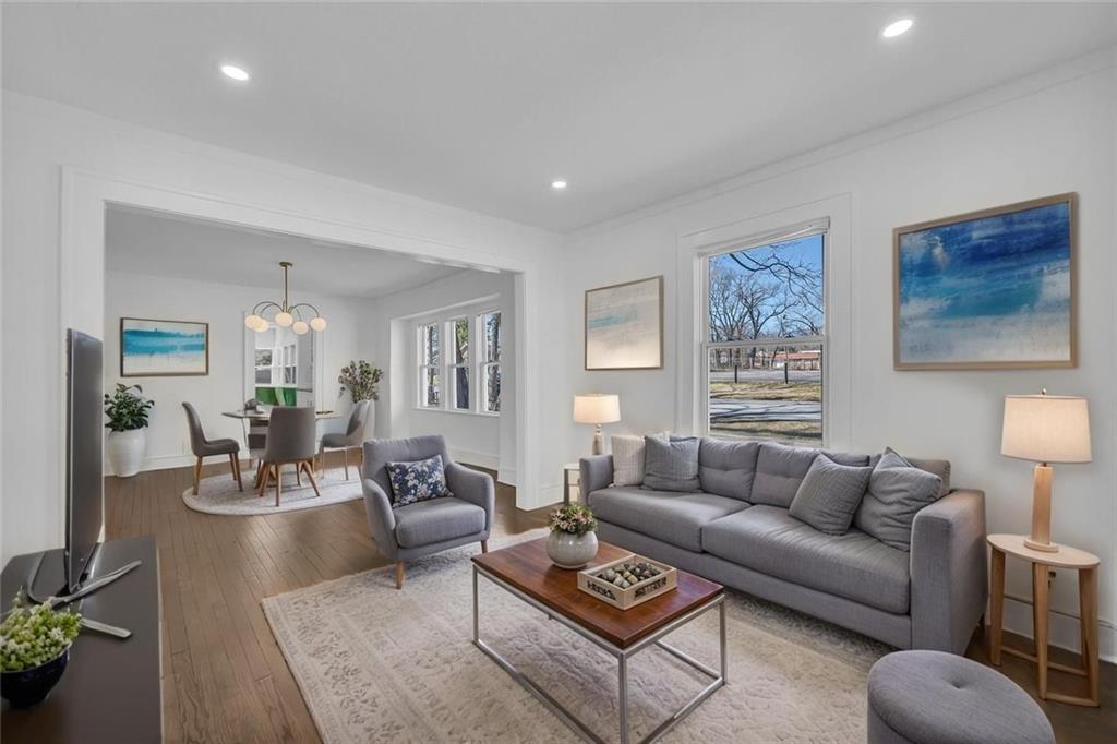 1901 E 79th Street Property Photo 4