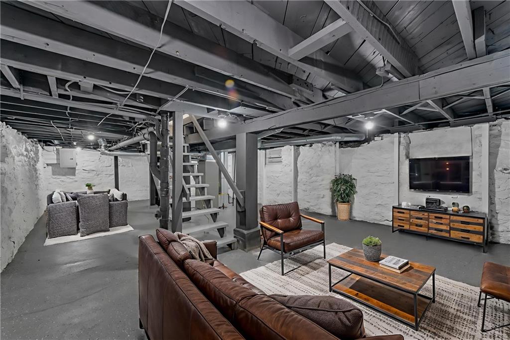 1901 E 79th Street Property Photo 18