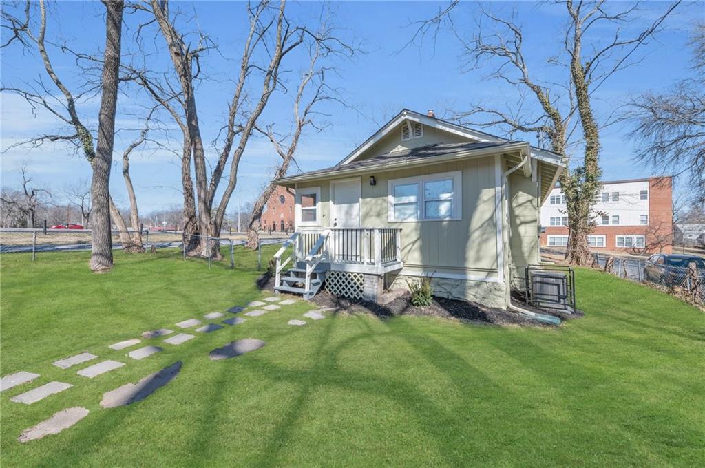 1901 E 79th Street Property Photo 20