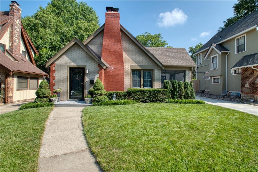 240 E 73rd Street Property Photo 1