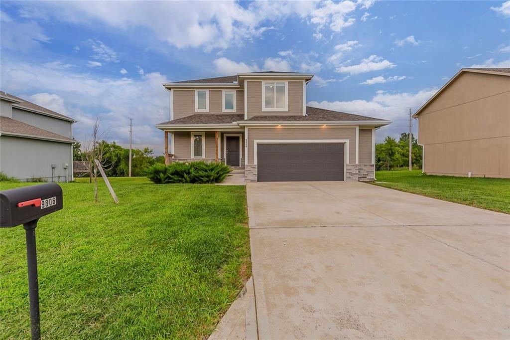 9806 E 219th Circle Property Photo 1