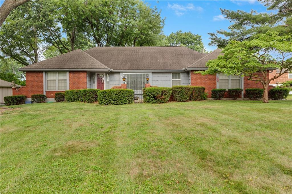 1301 Sw Sunrise Drive Property Photo 1