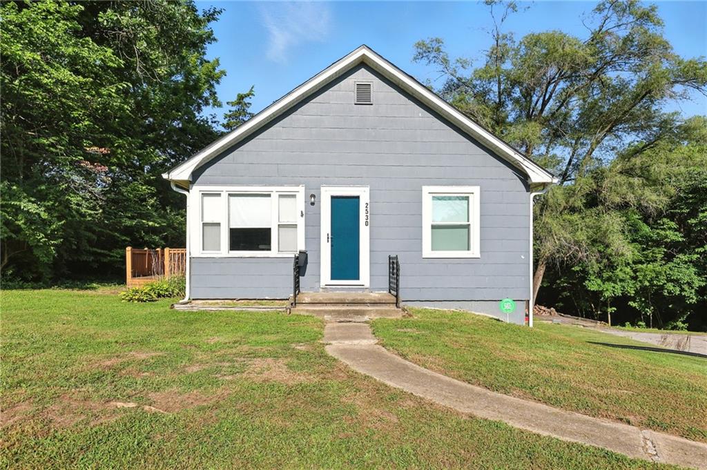 2530 S Sterling Avenue Property Photo 1