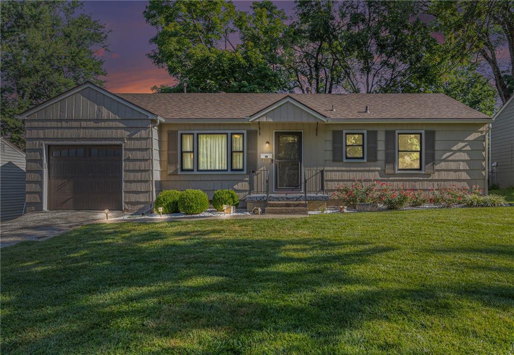 4822 W 62nd Street Property Photo 1