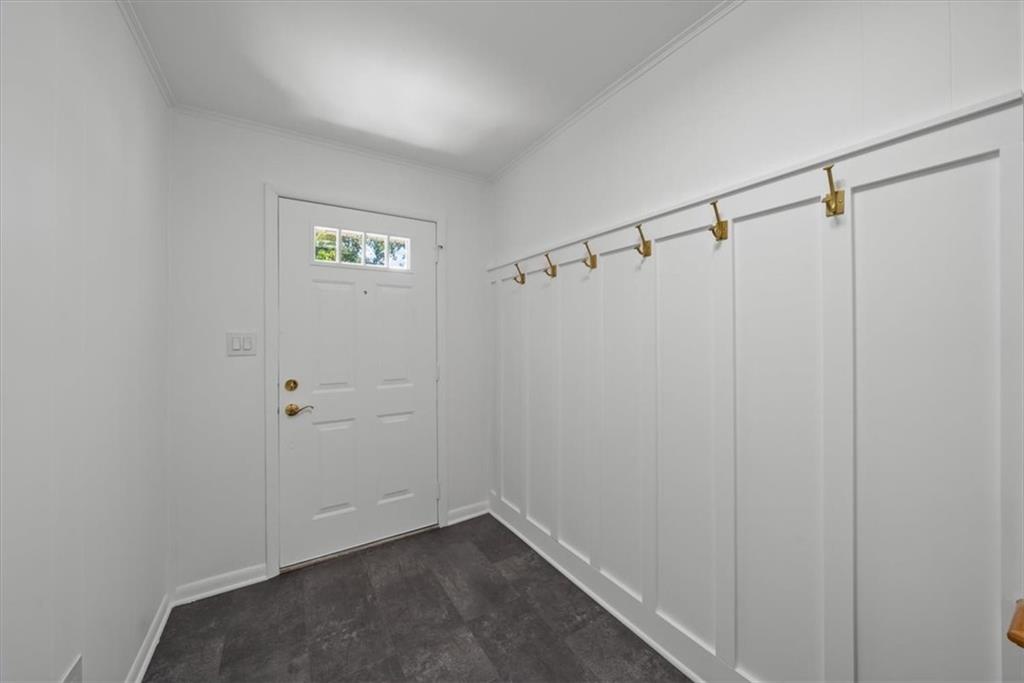 8204 Tomahawk Road Property Photo 2
