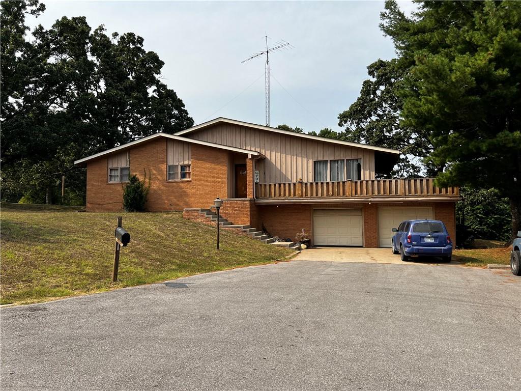 211 Denny Drive Property Photo 1