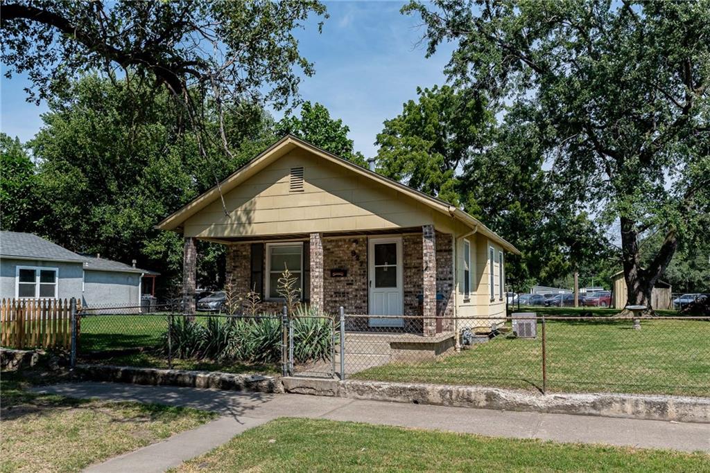 927 S 11th Street Property Photo 1