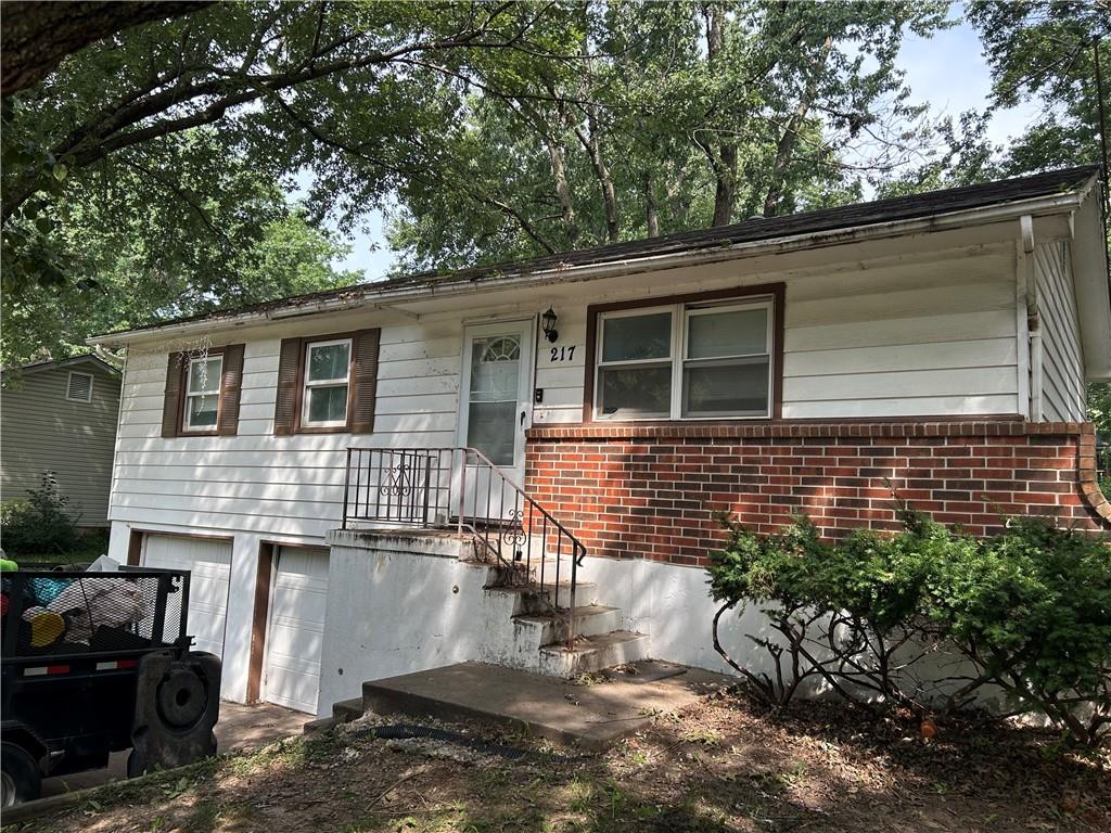 217 Se Westminister Road Property Photo 1
