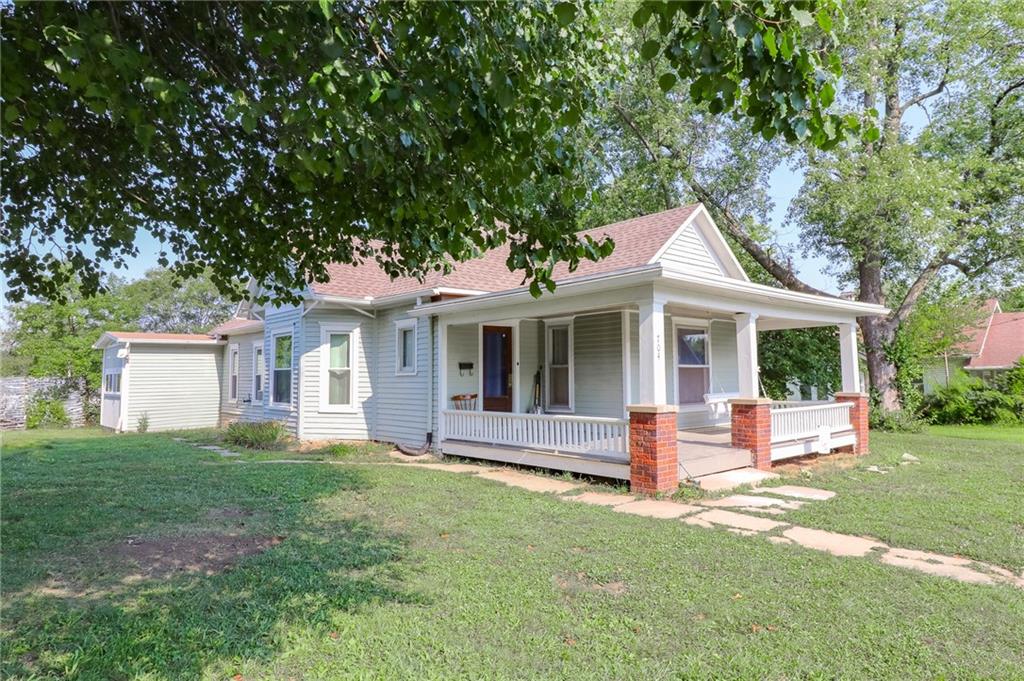 704 S Olive Street Property Photo 1