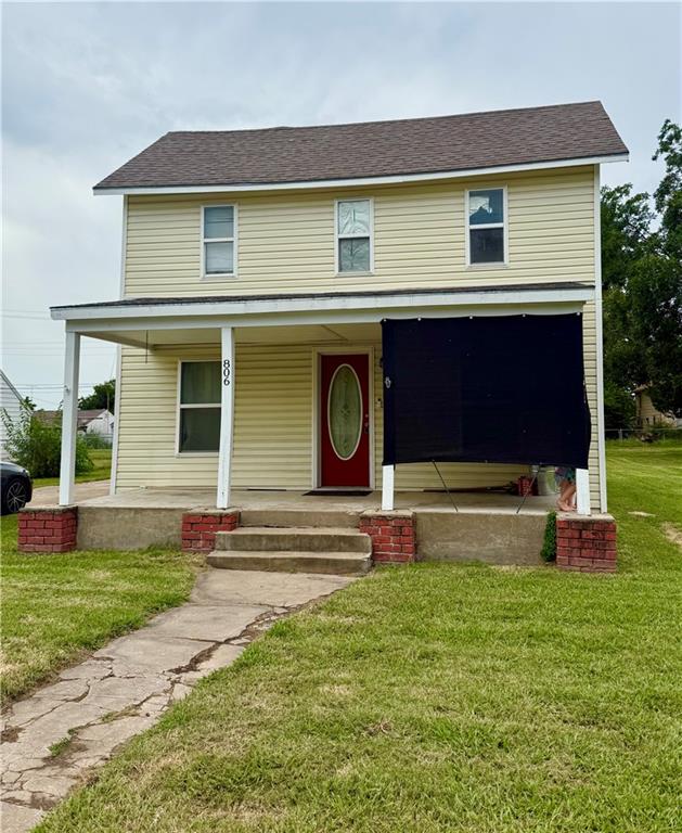 806 W 1st Street Property Photo 1