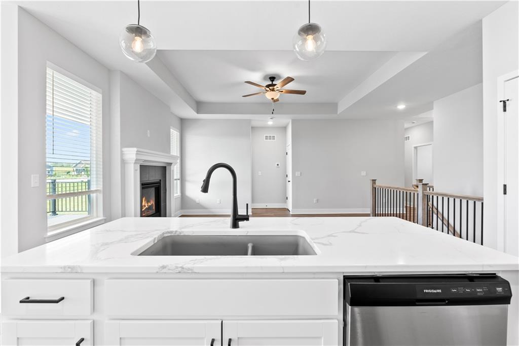 404 Sw Hawthorne Lane Property Photo 1