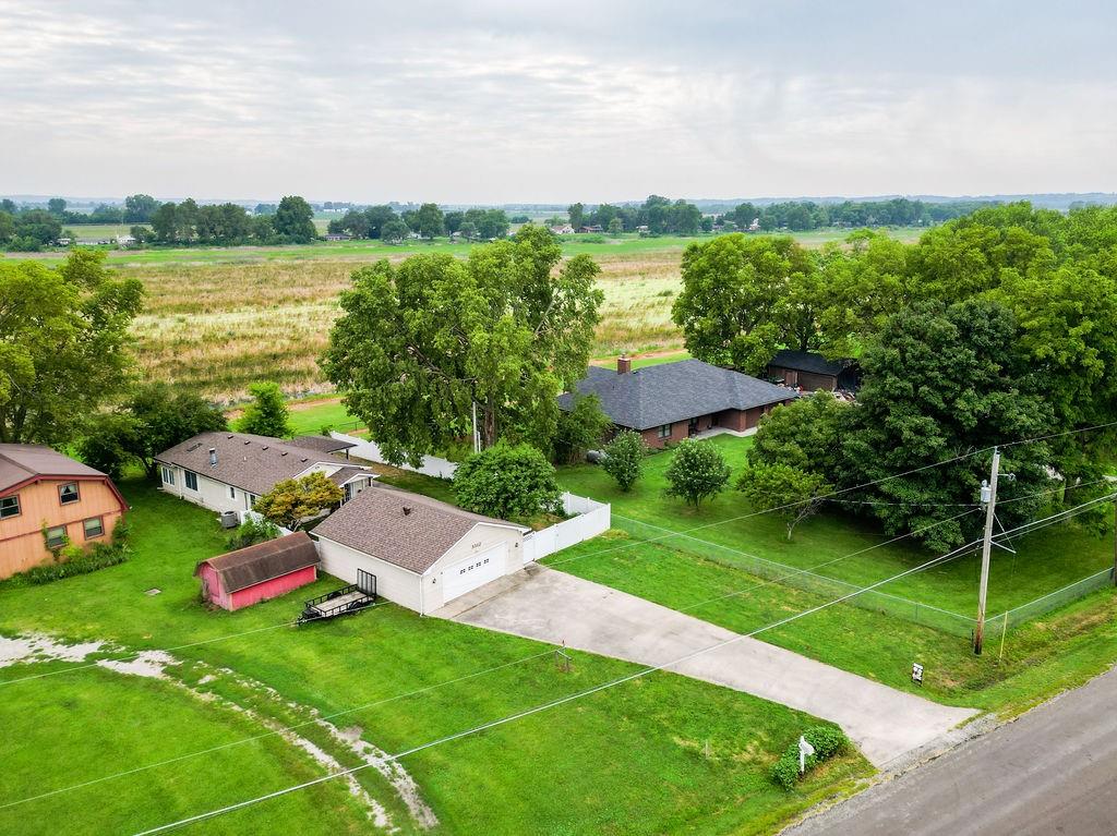3312 SW Lakefront Lane