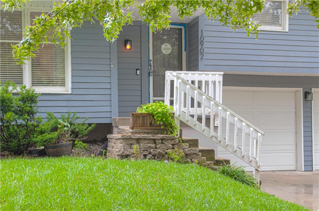 10902 N Harrison Street Property Photo 3