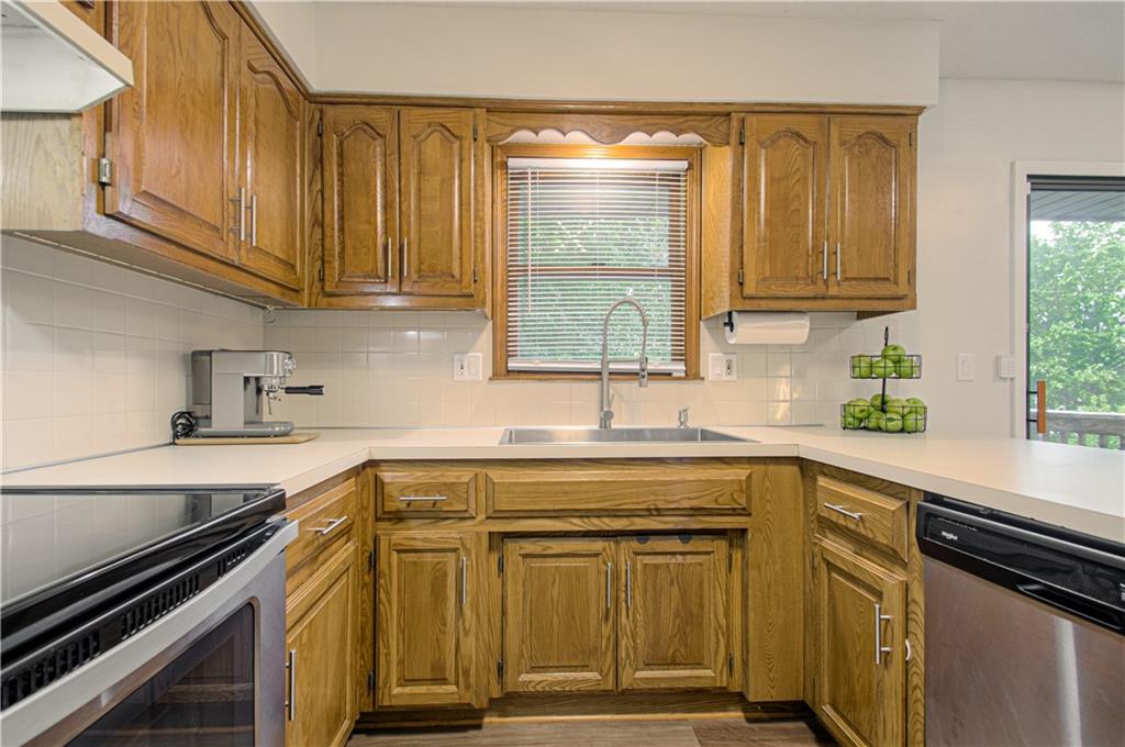 10902 N Harrison Street Property Photo 13