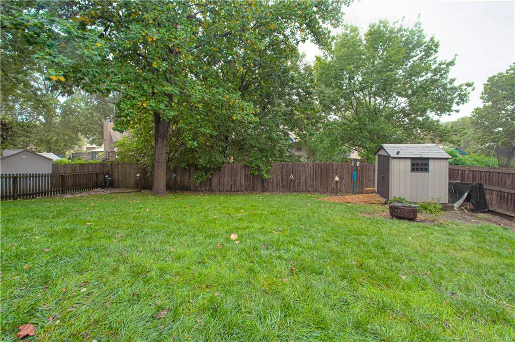 10902 N Harrison Street Property Photo 31