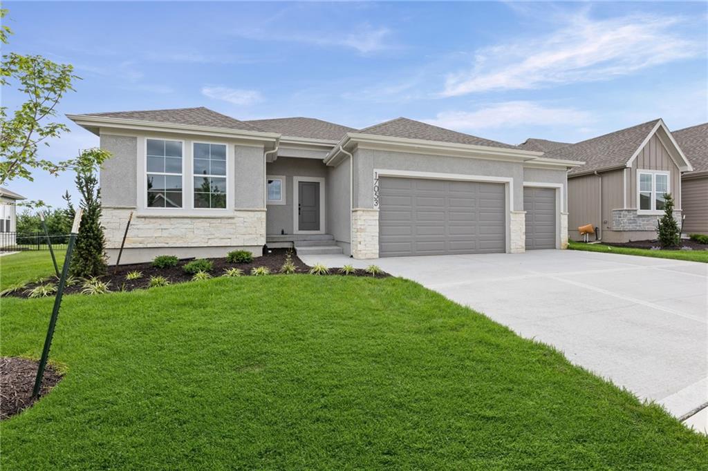 17053 W 168th Place Property Photo 4
