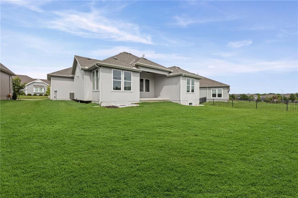 17053 W 168th Place Property Photo 37