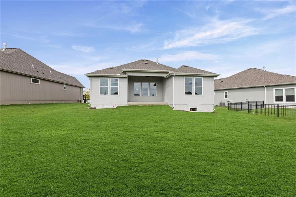 17053 W 168th Place Property Photo 38