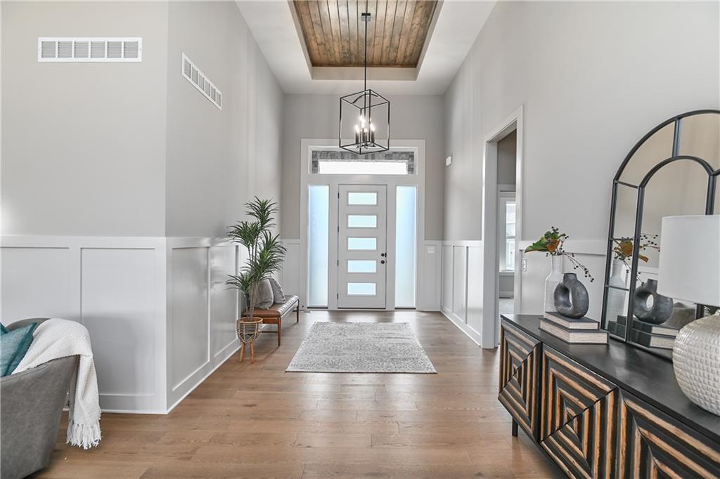 11351 S Emerald Street Property Photo 3