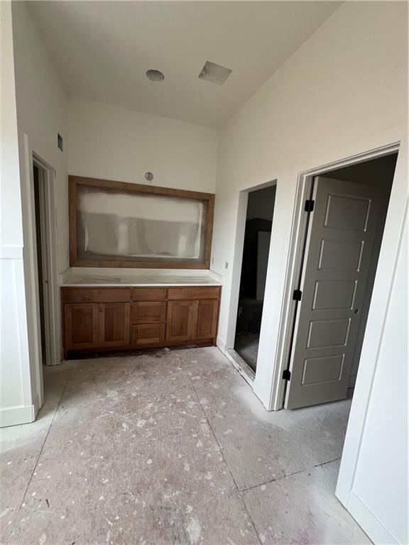 2203 W 178th Terrace Property Photo 7