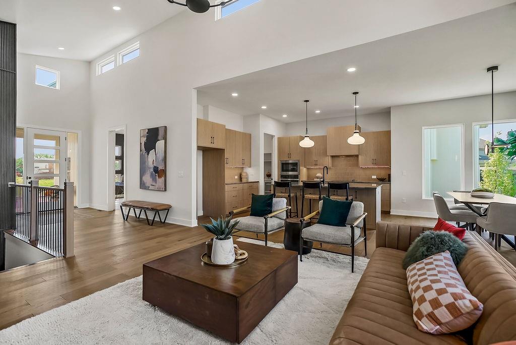 17812 Rainbow Boulevard Property Photo 11