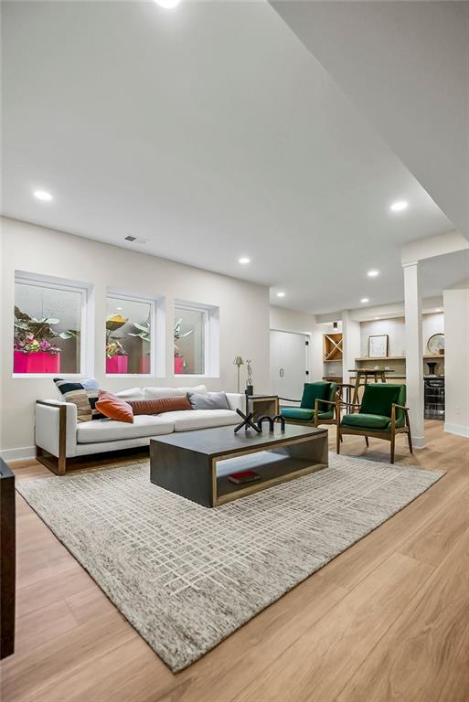 17812 Rainbow Boulevard Property Photo 37