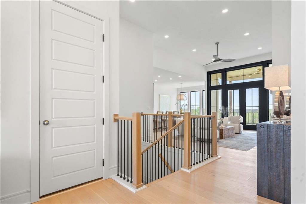 1816 Ne Lashbrook Circle Property Photo 5